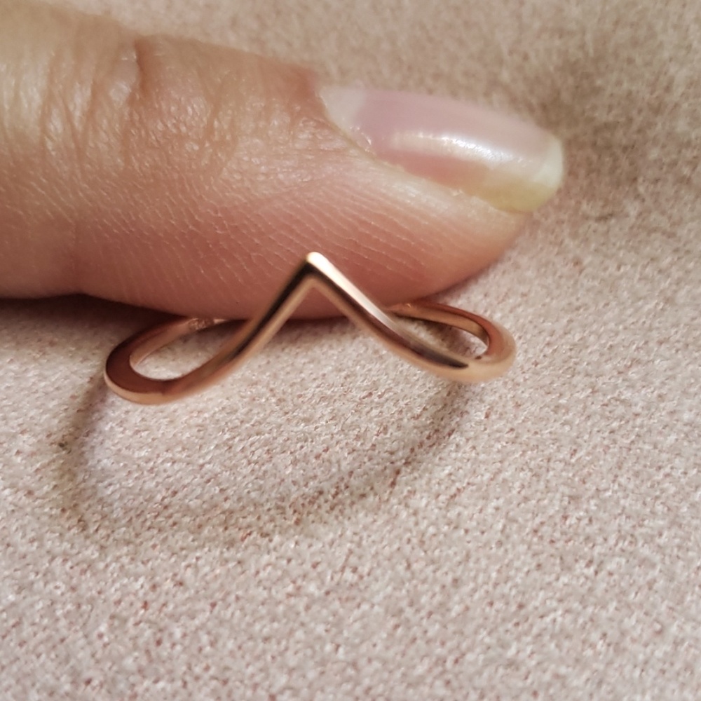 Sterling Silver gold rose V shape ring size 7 - Picture 2 of 2